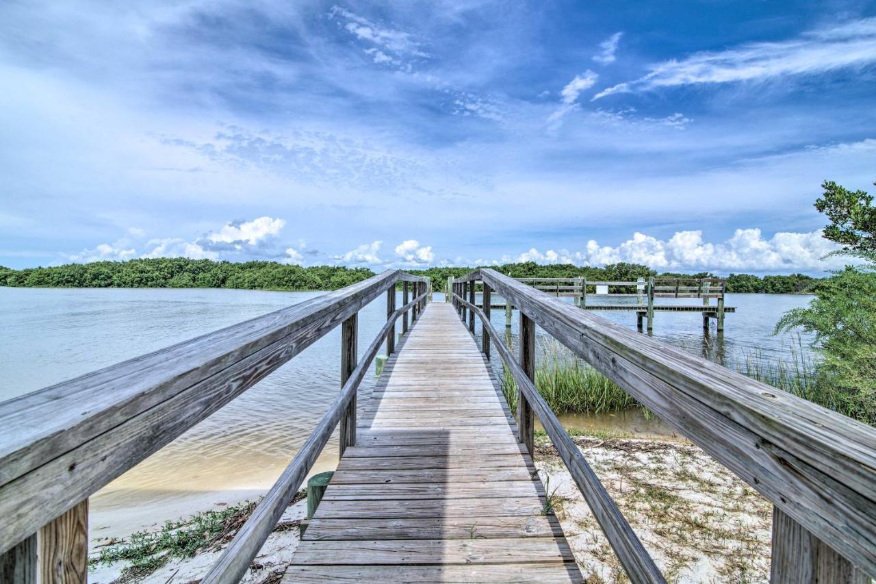 Beachfront Cedar Key Retreat With Pool Access! 外观 照片