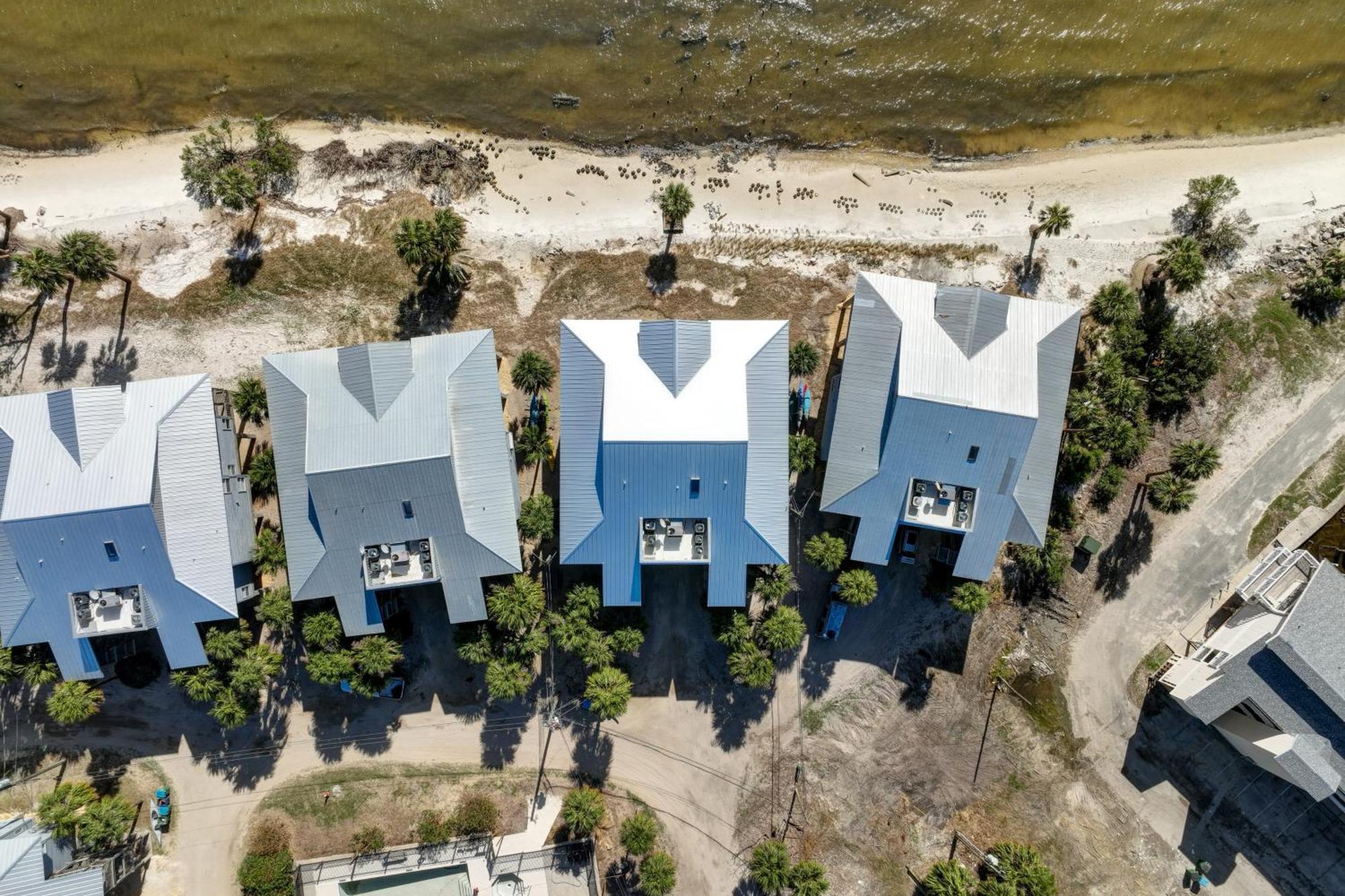 Beachfront Cedar Key Retreat With Pool Access! 外观 照片