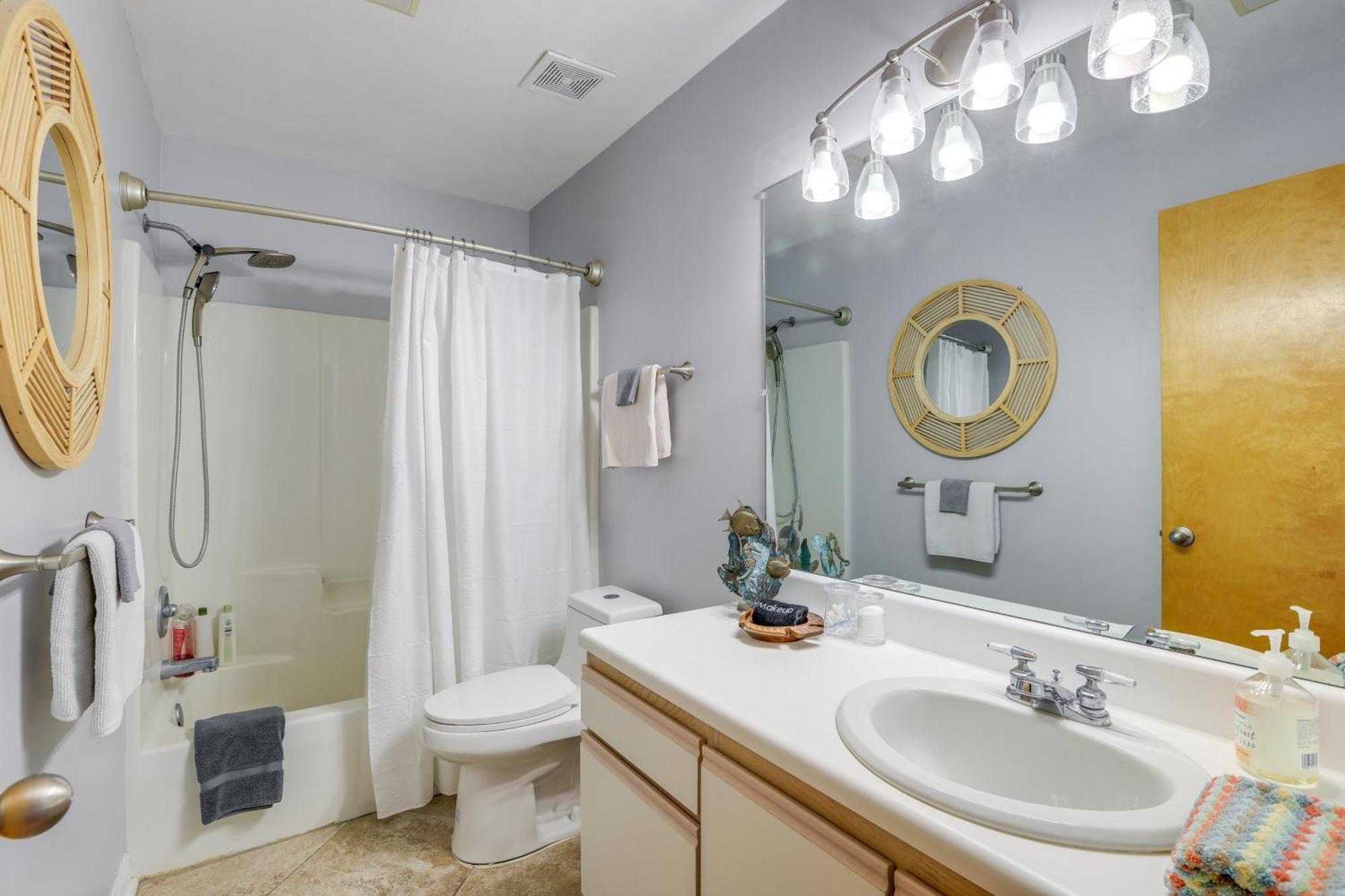 Beachfront Cedar Key Retreat With Pool Access! 外观 照片