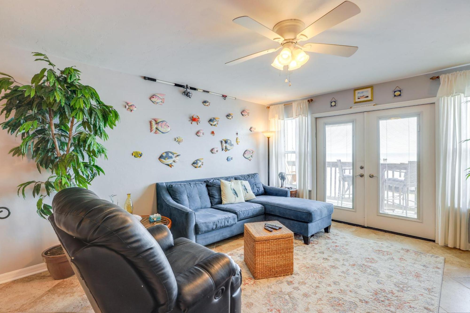 Beachfront Cedar Key Retreat With Pool Access! 外观 照片